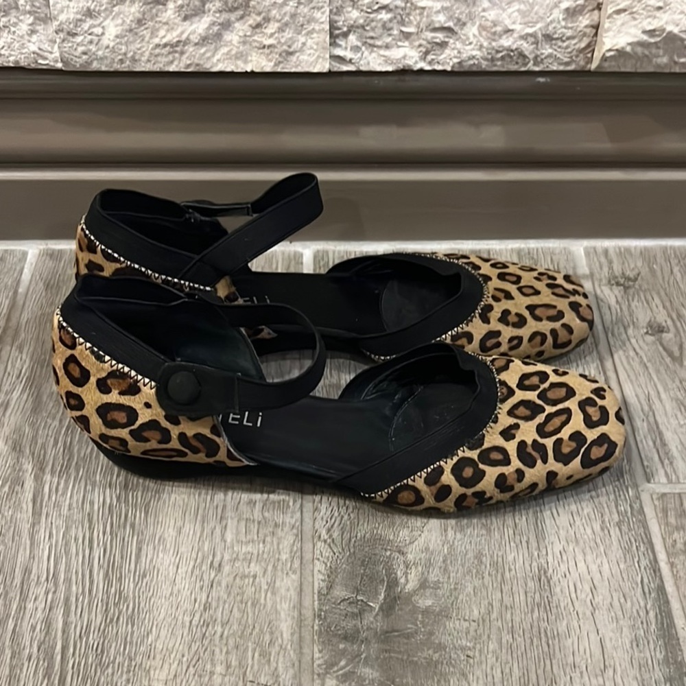 Vaneli Brown and Black Flats with Leopard Print Design